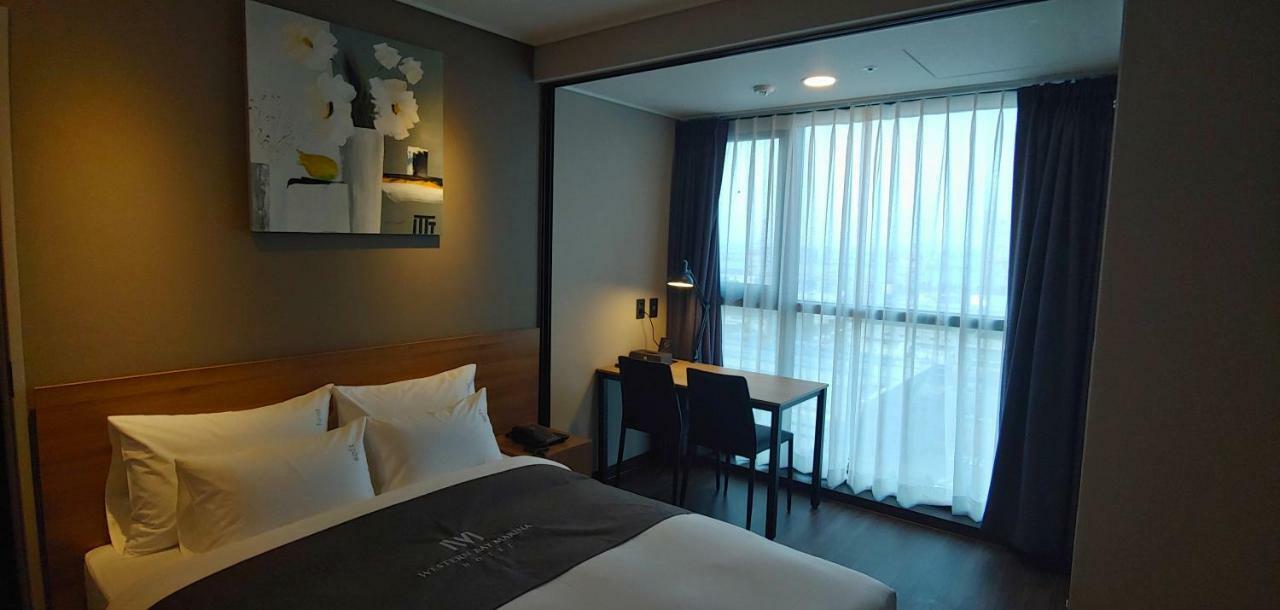 Western Bay Marina Hotel Pchjongtchek Exteriér fotografie